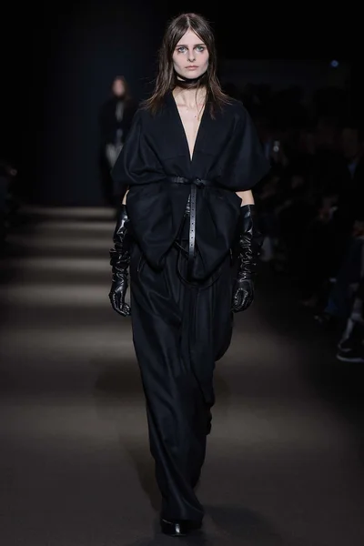 Look 5